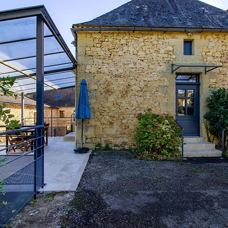 De L'ecole Holiday home Grolejac